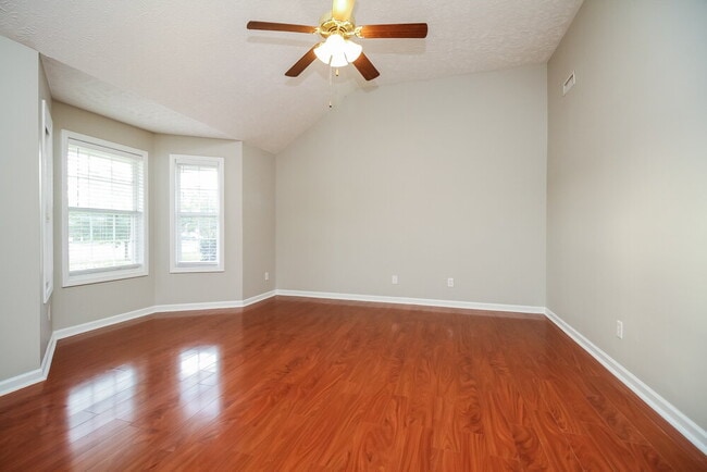 3033 Mesquite Dr