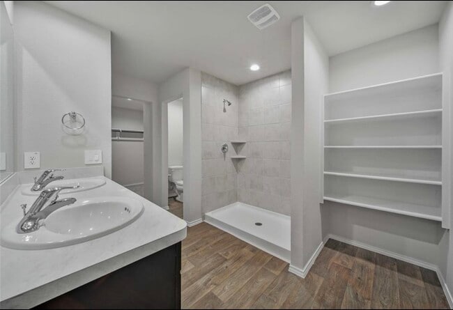 Photo - 40643 Creekside Blf Trl