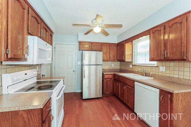 Photo - 3901 SW 10 St