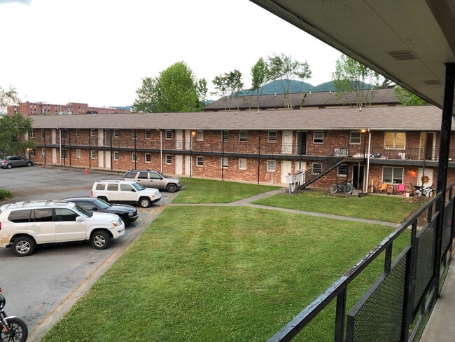 Photo - Birch Commons