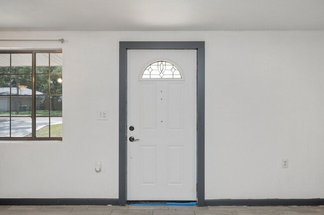 Photo - Updated home in Fort Walton Beach!
