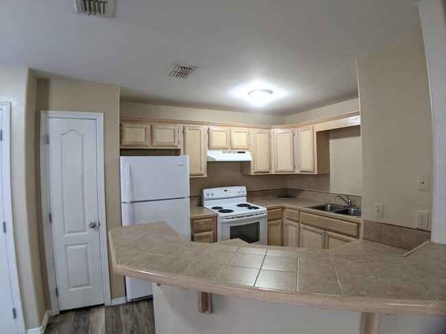 Photo - 721 Sonesta Ct Unit #4