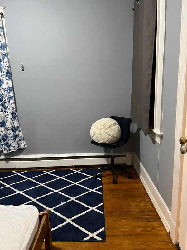 Photo - 8 Davies Pl Unit Apt #1- Bedroom 2