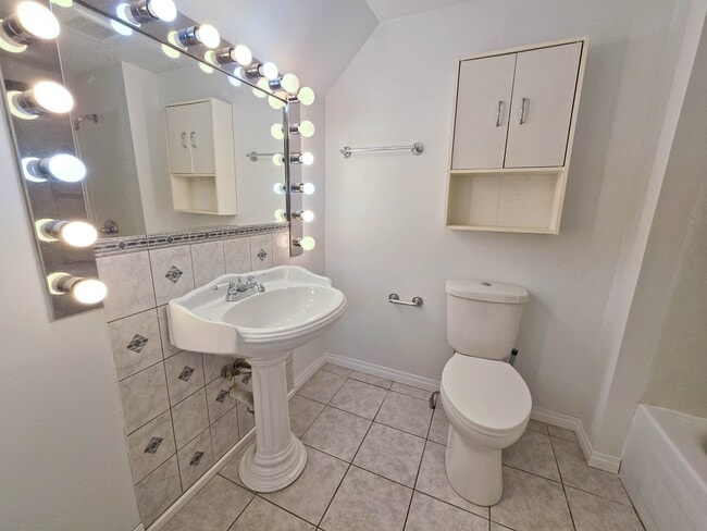 Building Photo - 9618-9101 101 Ave