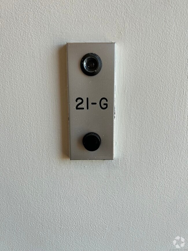 Building Photo - 1 Gold St Unit APT 21G