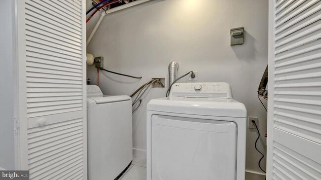 Photo - 413 Ingraham St NW Unit 2