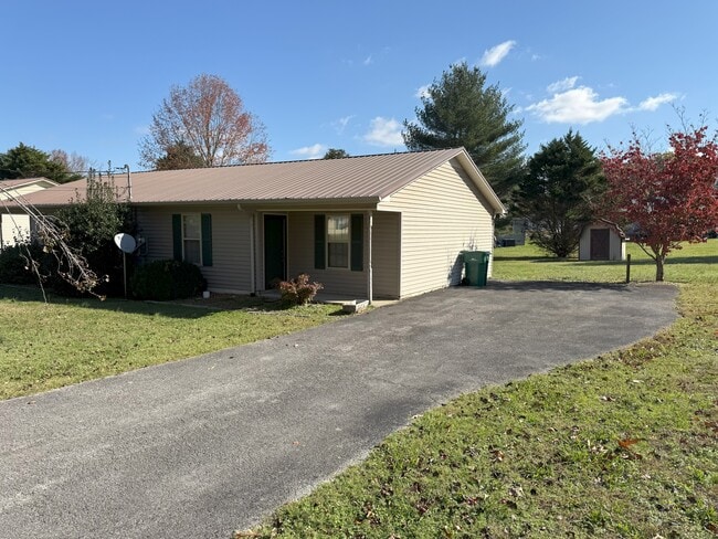 Building Photo - 197 Utility Rd Rental