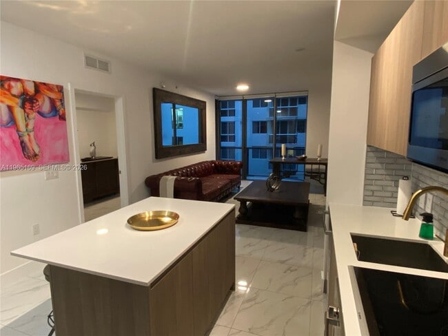 Photo - 201 SW 17th Rd Unidad 403