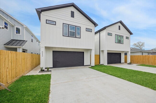 Photo - 6644 Lozier St