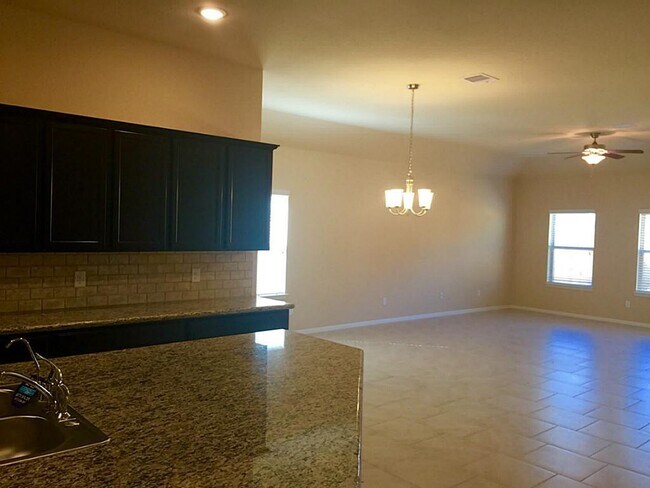 Photo - 618 Longstreet Dr