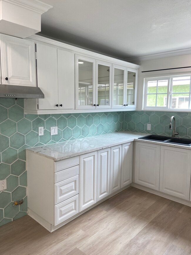 Building Photo - 834 N Parkside Ave Rental