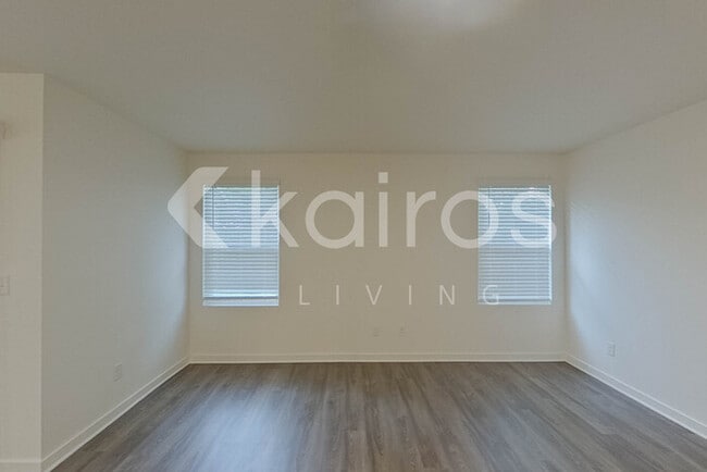Photo - 148 George Oxford Dr