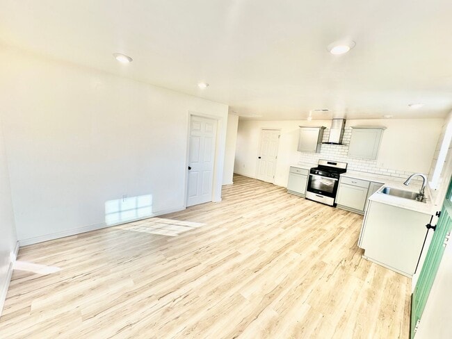 Photo - Fully Remodeled 3/2 in Northwest Fresno