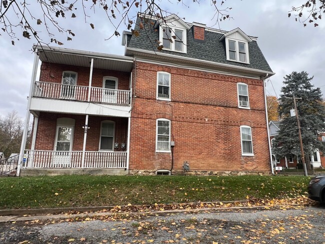 Photo - 201 Nashville Blvd Unidad C