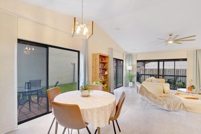 Photo - 1740 NW 21st Ct