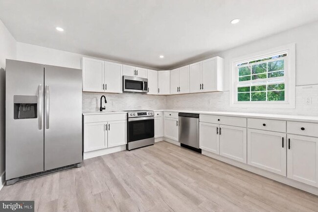 Photo - 471 N Elmwood Rd