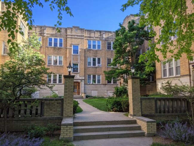 1 bedroom in Evanston IL 60202 - 1 bedroom in Evanston IL 60202 Condo Unit 16-2N