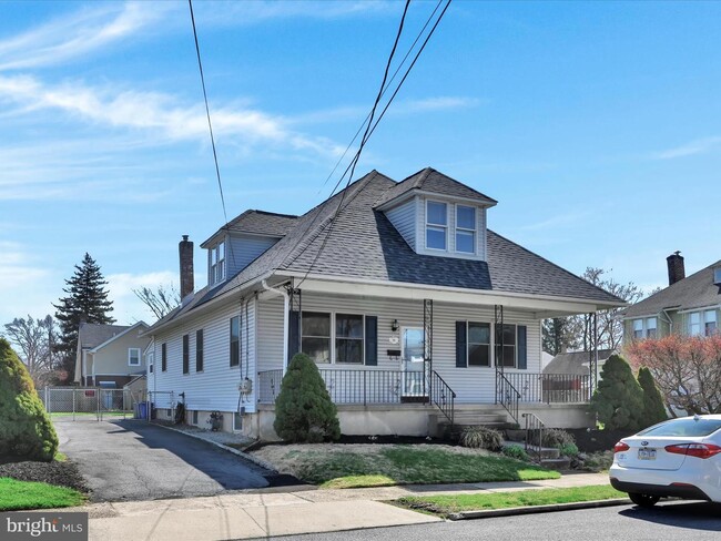 Front - 19 Beechwood Rd Unit APT 1