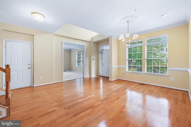 Photo - 530 Limerick Cir