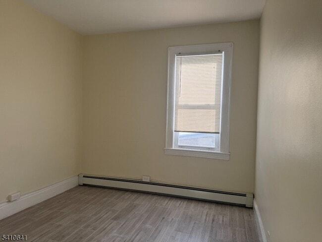 Photo - 557 Gregory Ave