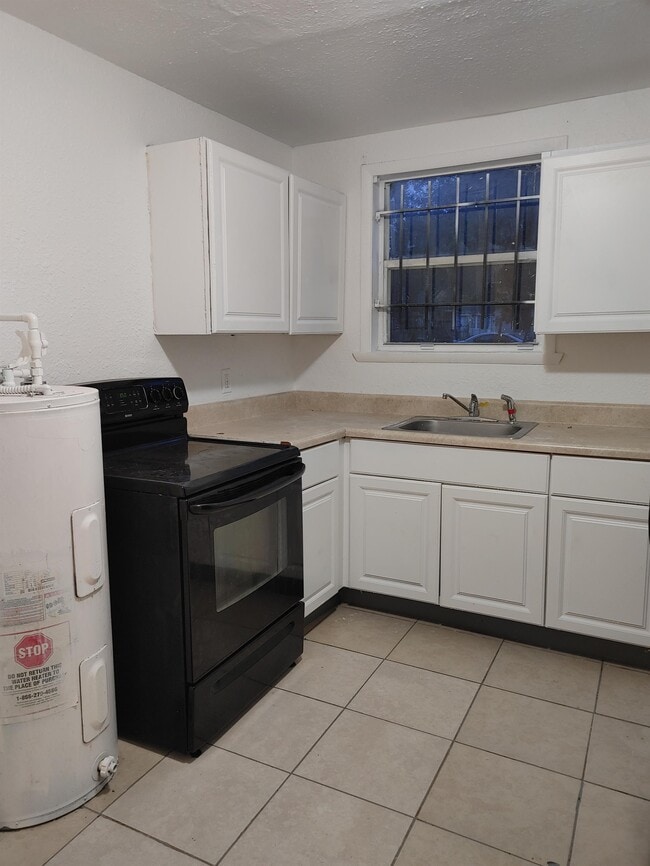 Building Photo - 1820 Whitner St Unit 3