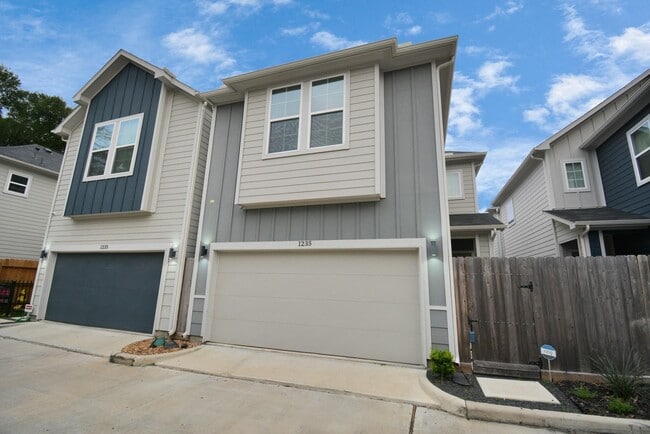 Photo - 1235 W Tidwell Rd