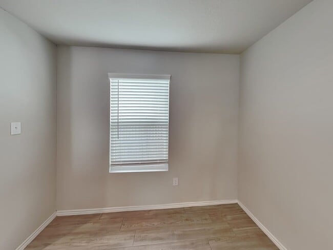 Photo - 7307 Cultivator Way