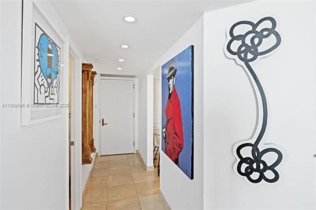 Photo - 8925 Collins Ave Unidad 8925 Collins Ave appt 9J