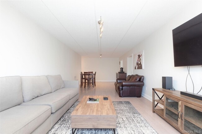 Photo - 4 Consulate Dr Unit 3D