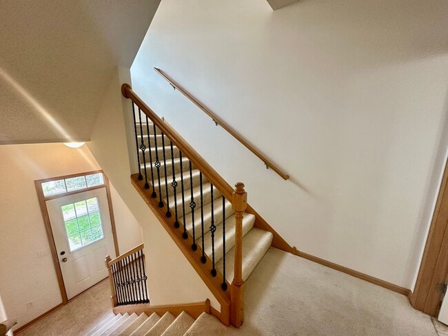 Photo - Gorgeous X-Large 4 Bedroom Townhome in Map...