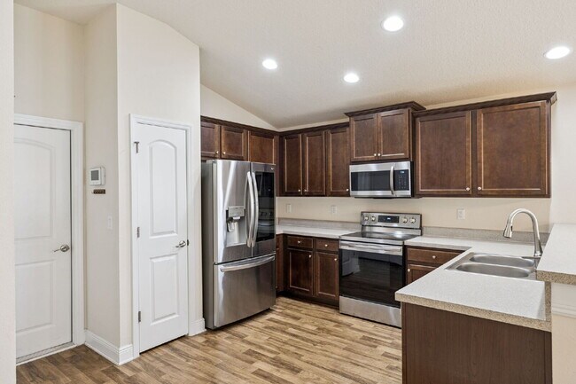 Photo - 458 Macon Dr