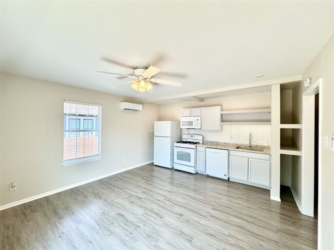 Building Photo - 303 Enid St Rental