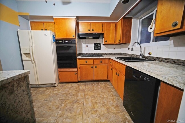 Photo - 1280 Adee Ave