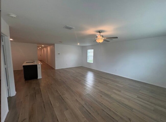 Photo - 1320 Haymarket Rd
