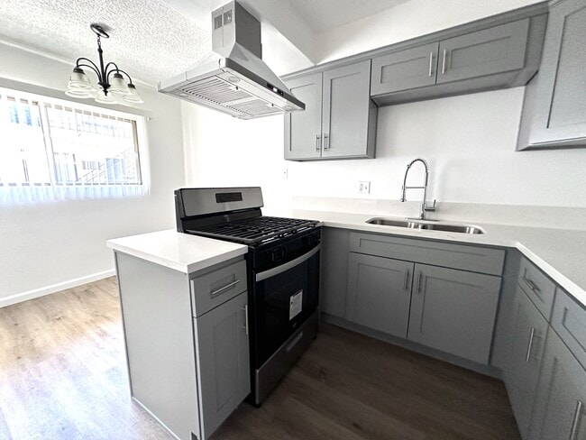 Photo - 365 W Milford St Unidad 3