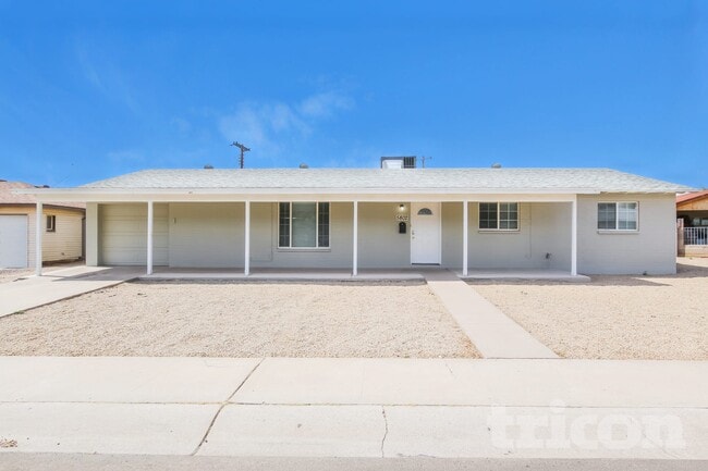 Building Photo - 5802 W Coolidge St