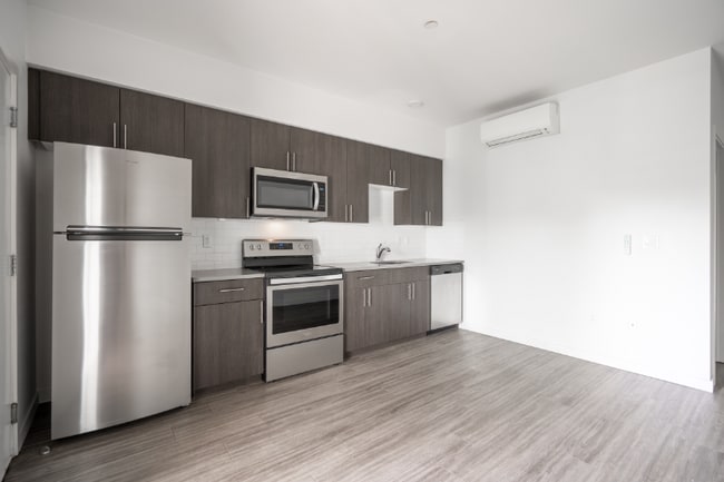 Photo - 4620 N Maryland Ave Unit B102