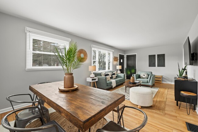 Building Photo - Super Mod Clintonville Oasis - Perfect for... Rental