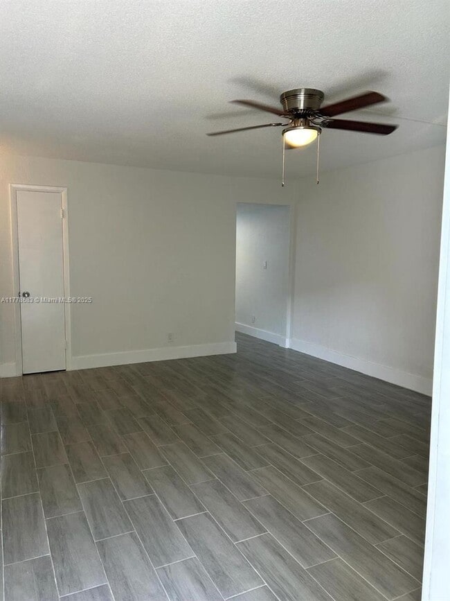 Building Photo - 17 NE 2nd Ave Unit 108 Rental