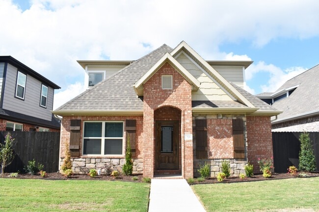 Building Photo - Upscale 4 Bedroom 3.5 Bathroom Home in Fayetteville!!