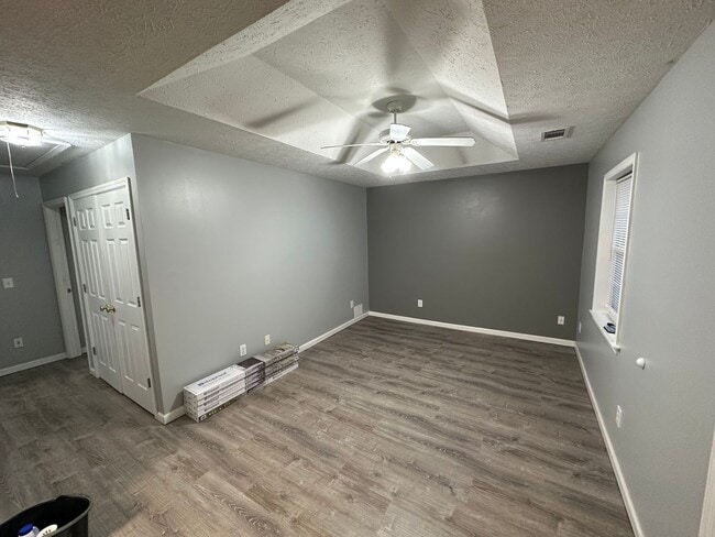 Building Photo - Modern 2 Bed/2 Bath Duplex Close to Everything – Available August