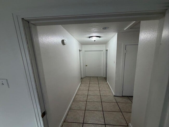 Photo - 6452 Tanner St