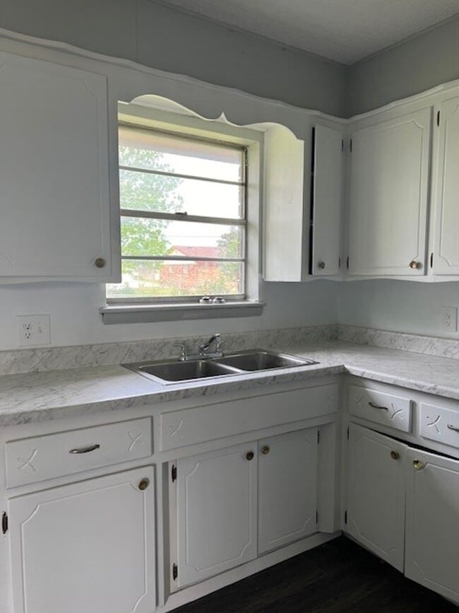 Photo - 3313 SW Salinas- AVAILABLE NOW!
