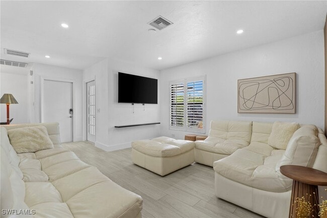 Photo - 181 Mentor Dr