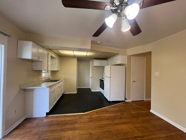 Photo - 14355 Park Ave