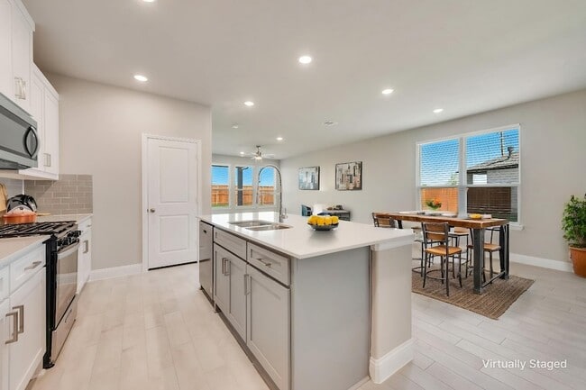 Photo - 3212 Lucia Wy