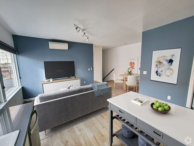 Building Photo - Renovated 2 Bedroom 1 Bathroom In Jefferso... Unit 1957 Rental