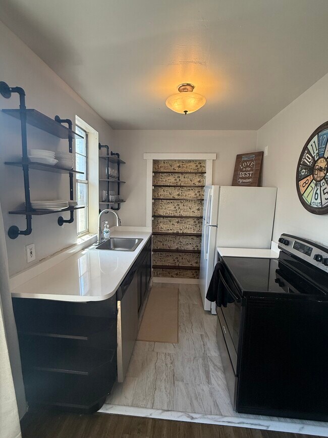 Photo - 1065 Colorado Blvd