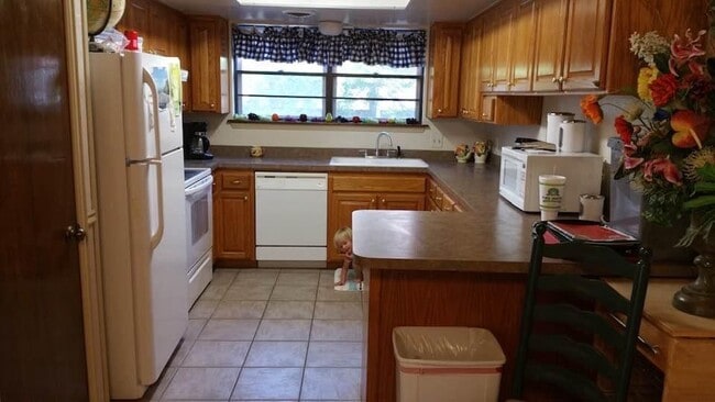 Kitchen - 1022 Santa Fe Trl