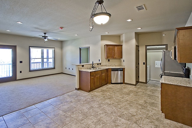 Photo - 1930 N Reynolds Rd Unit 104